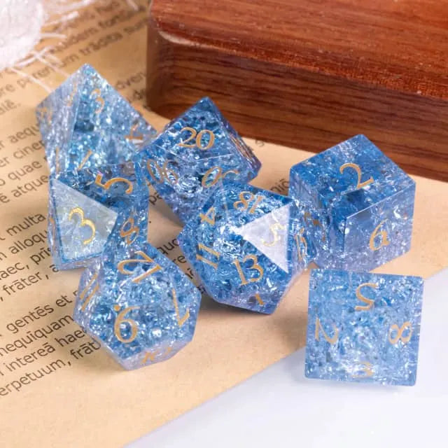 Glass cube Critcrack blue