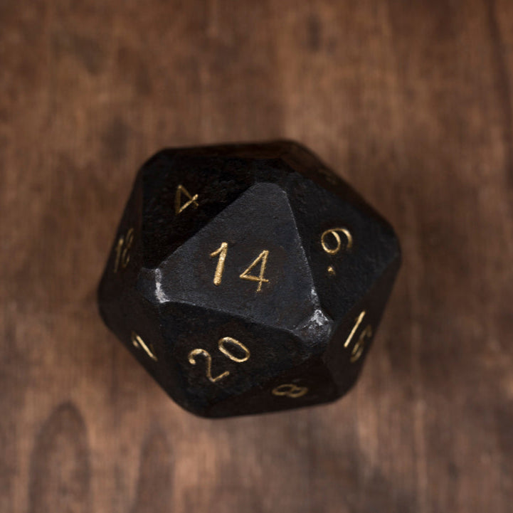 Handgeschmiedeter Chonky D20 Stahlwürfel 50mm