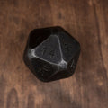 Handgeschmiedeter Chonky D20 Stahlwürfel 50mm