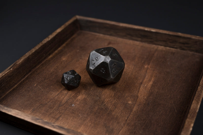 Handgeschmiedeter Chonky D20 Stahlwürfel 50mm