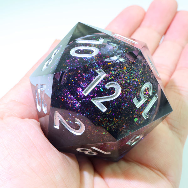 Dice of Dragonkind – Black XXL Liquidcore D20 (50 mm)
