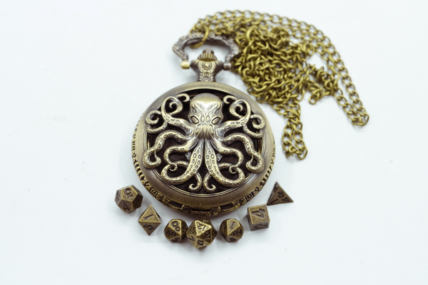 Cthulhu amulet with mini dice set 