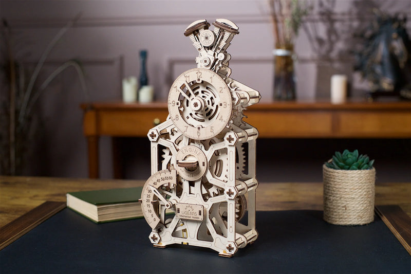 DIY motorized table clock with pendulum