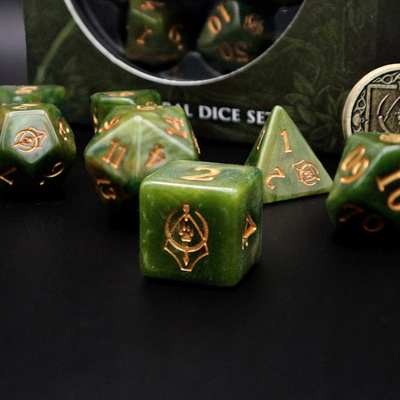 Various class dice sets (7 pieces, 1 coin)