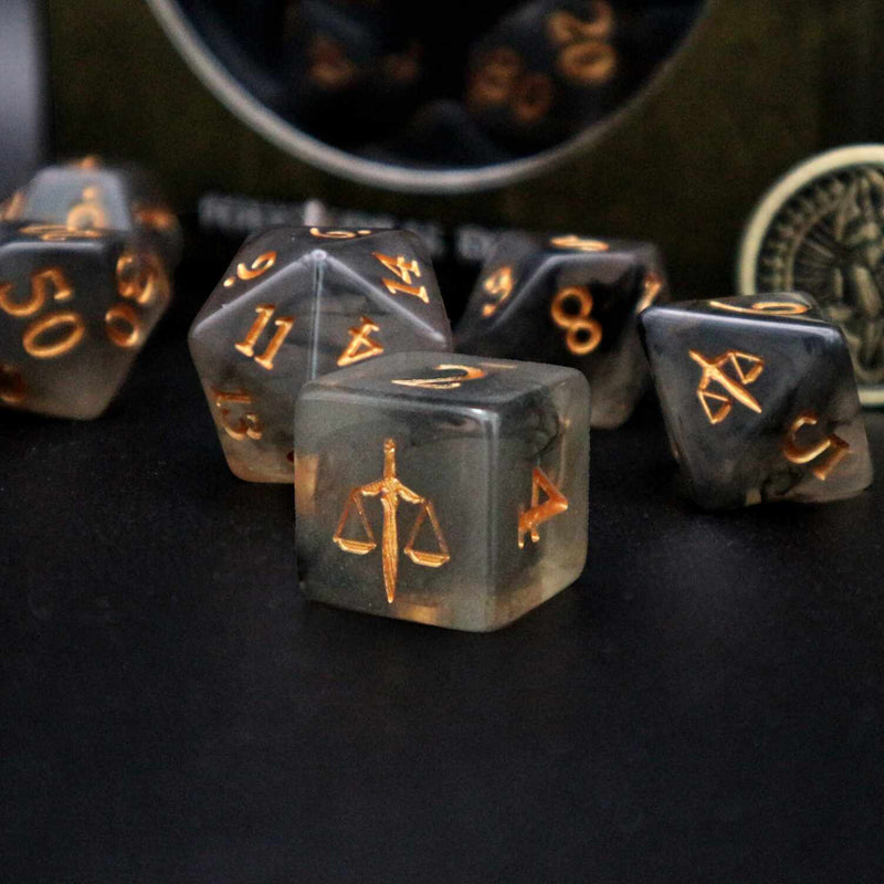 Various class dice sets (7 pieces, 1 coin)