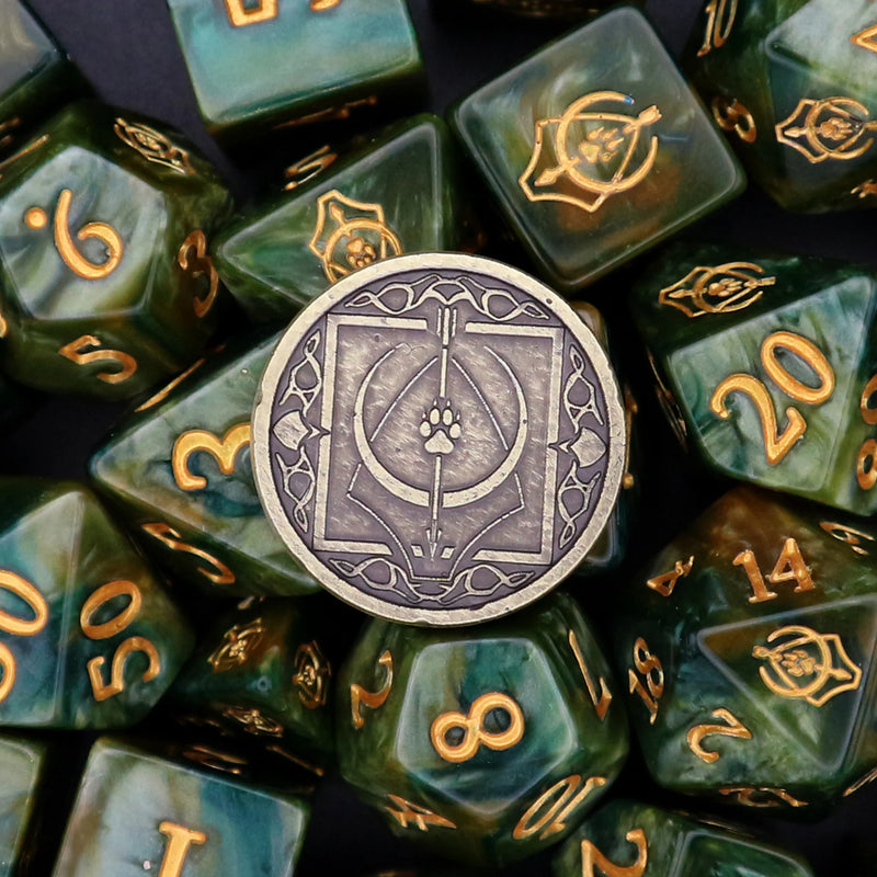 Different class cube sets in folian etui (10 Dice, 1 coin)