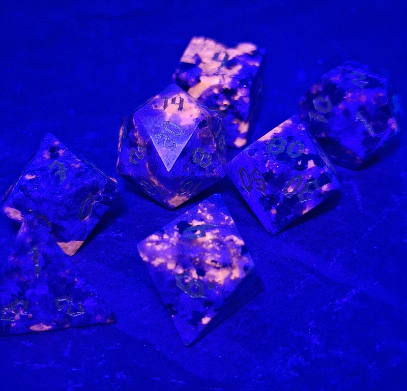 Mystic Yooperlite (UV-Glow)