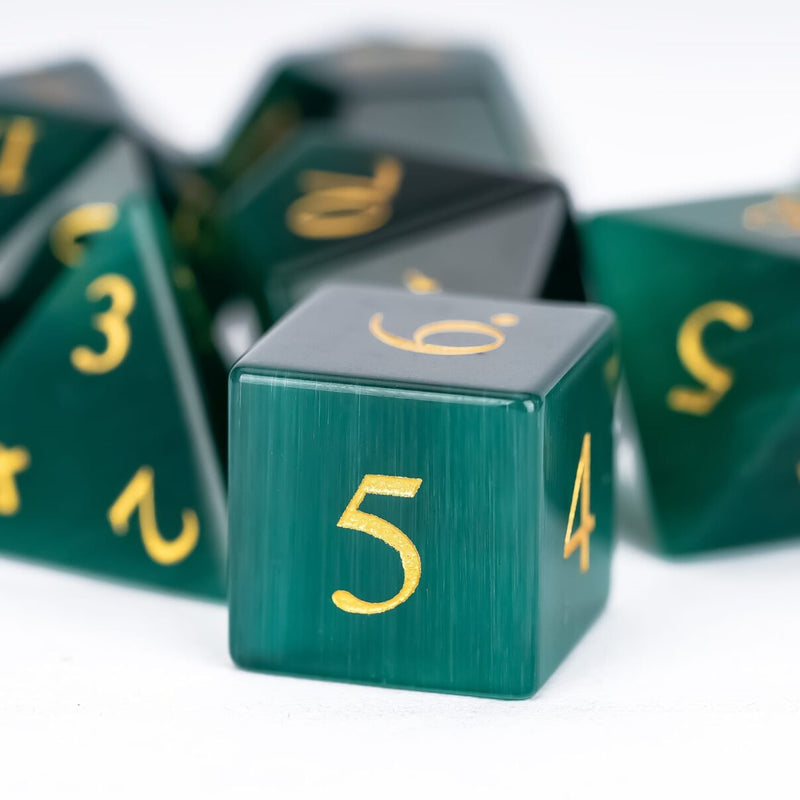 Cat's eye dark green 