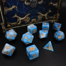 Verschiedene Klassenwürfel-Sets in Foliant-Etui (10 Würfel, 1 Münze)