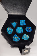 Glass cube Critcrack blue